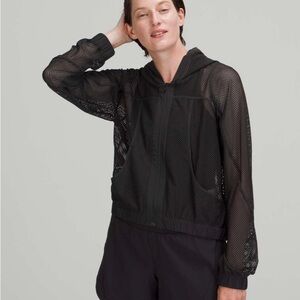 Lululemon Relaxed Fit Mesh Jacket
Black 4